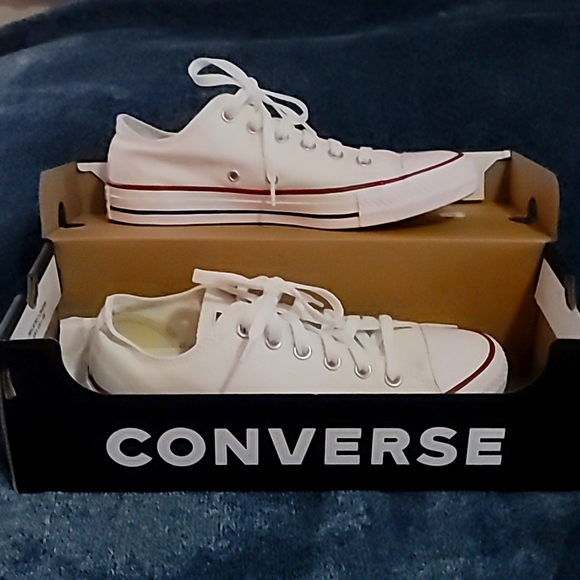 White LowTop Converse - Picture 1 of 4